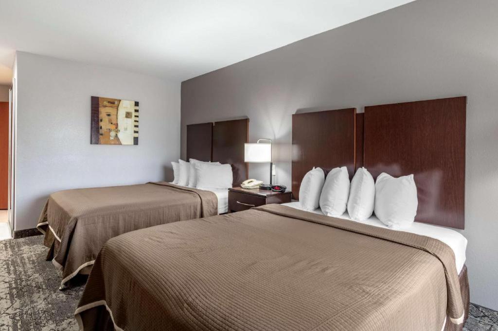 Best Western Oakdale Inn Esterno foto