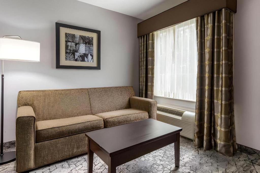 Best Western Oakdale Inn Esterno foto